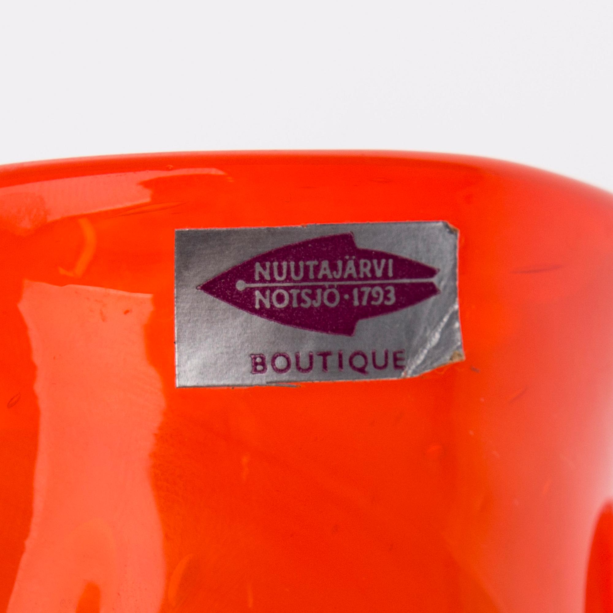 KONSTGLAS, etikettmärkt Nuutajärvi Boutique.