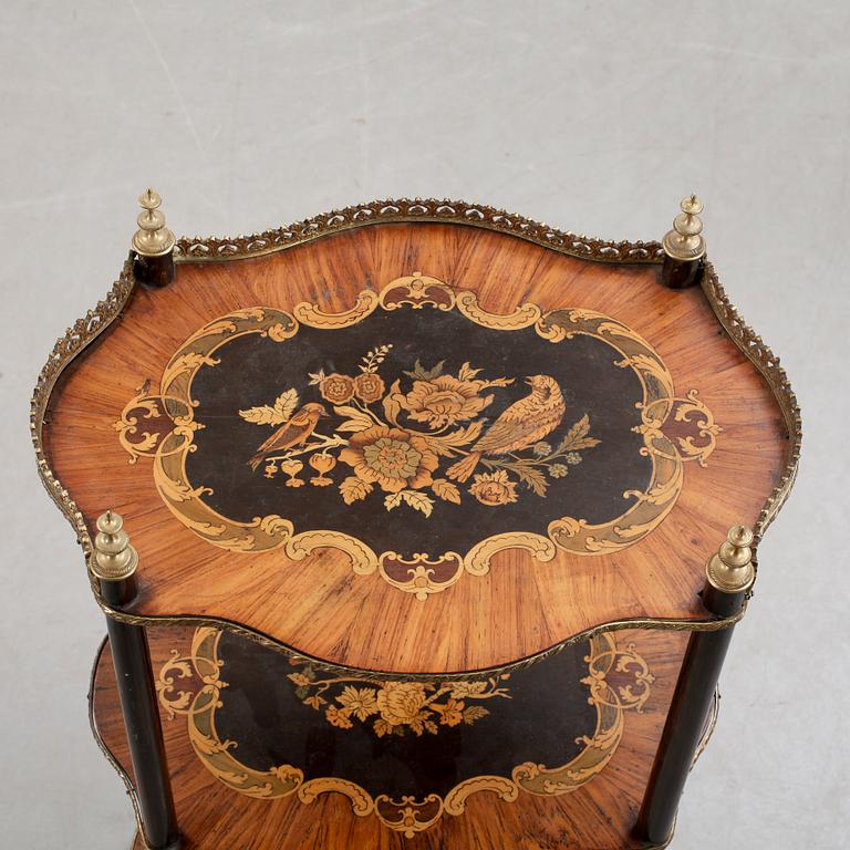 ETAGERE, Louis XV-stil, omkring 1900-talets mitt.