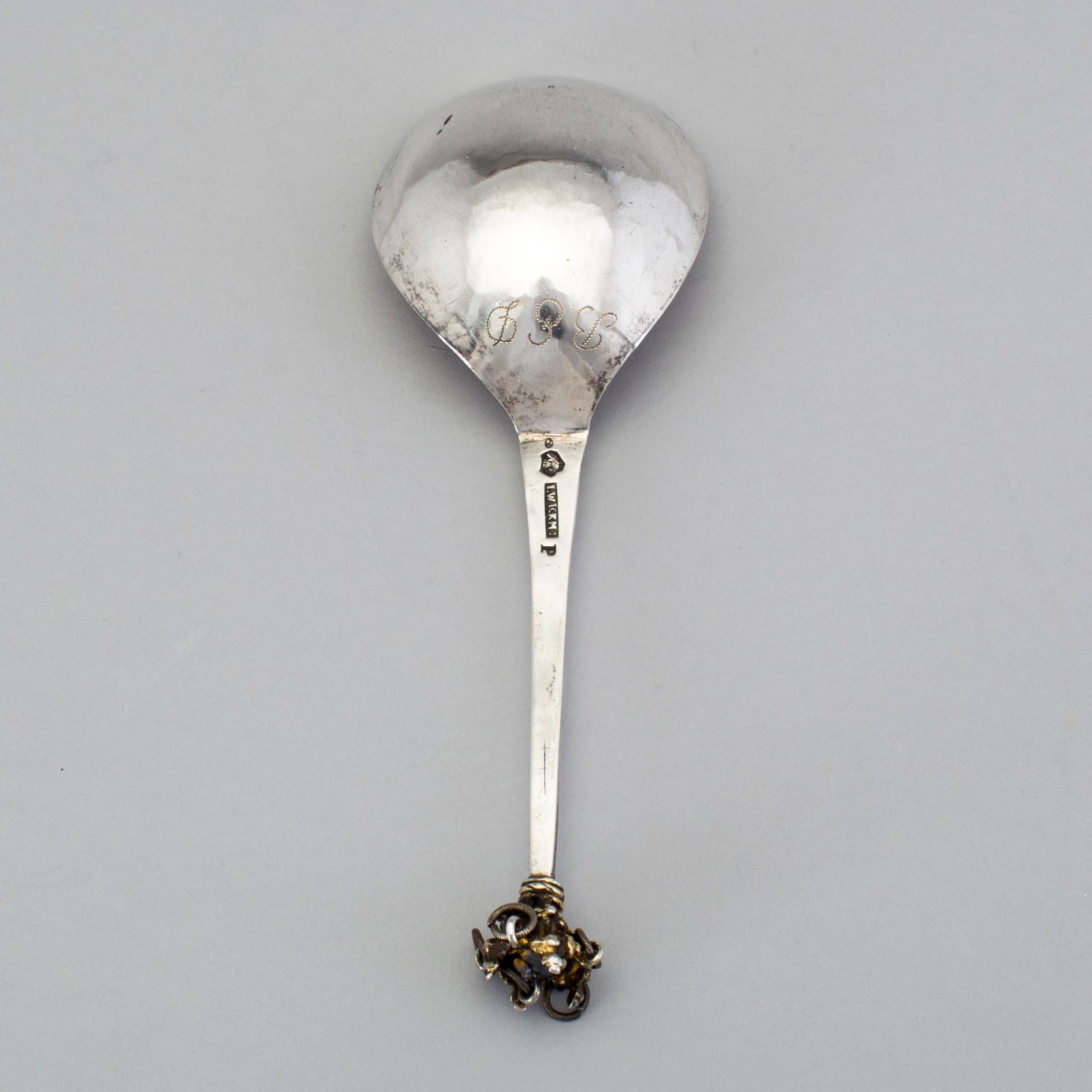 JOHAN WICKMAN, Hudiksvall 1773, Supsked med kronknopp, silver.