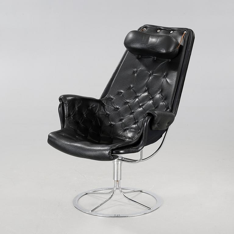 A "Jetson" chair, designed by 5Bruno Mathsson dfor Dux, made around year 2000.