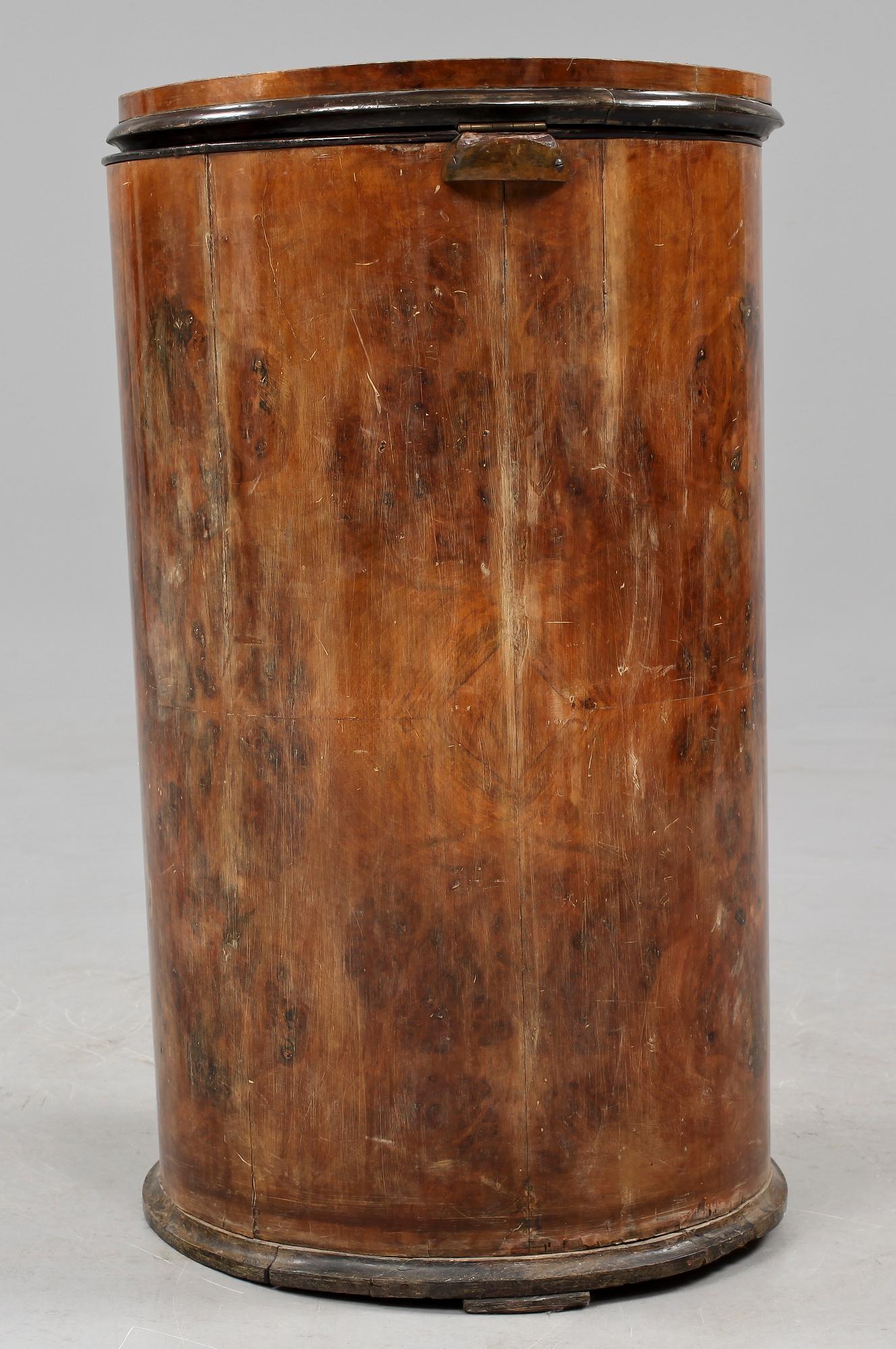 KOLONNSKÅP, 1800-tal.