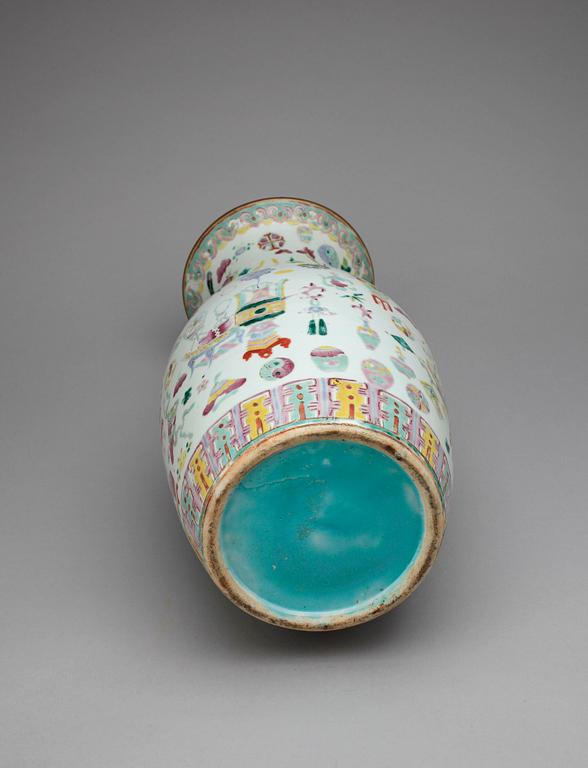 VAS, porslin, Kina, 1900-tal.