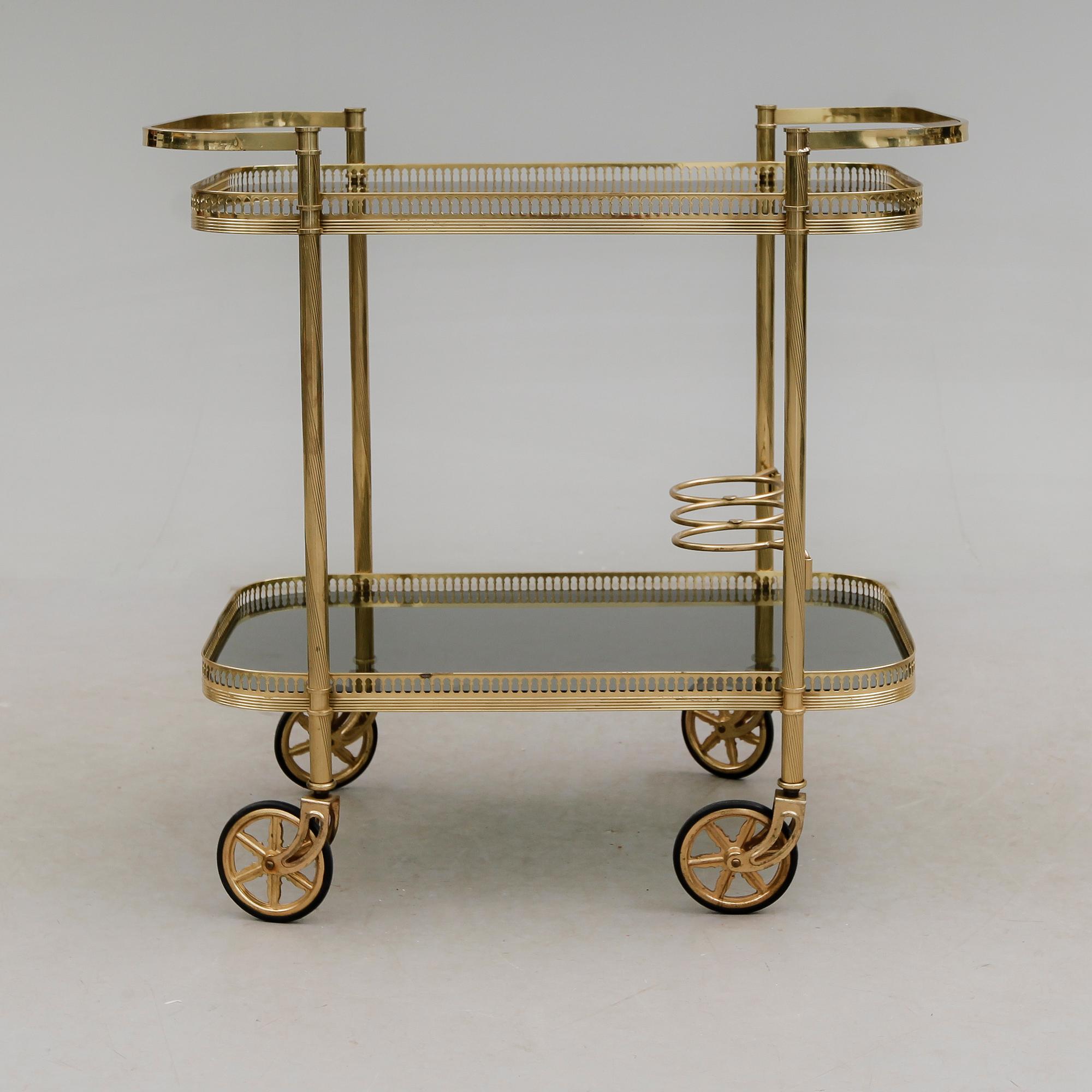 SERVERINGSVAGN, 1900-talets andra hälft.