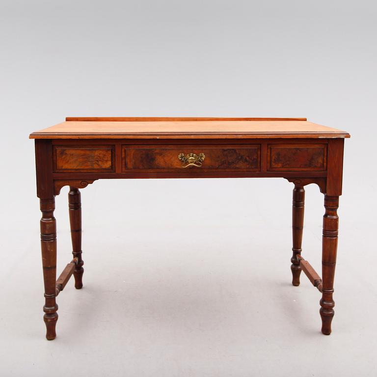 SKRIVBORD, England, 1900-talets andra hälft.