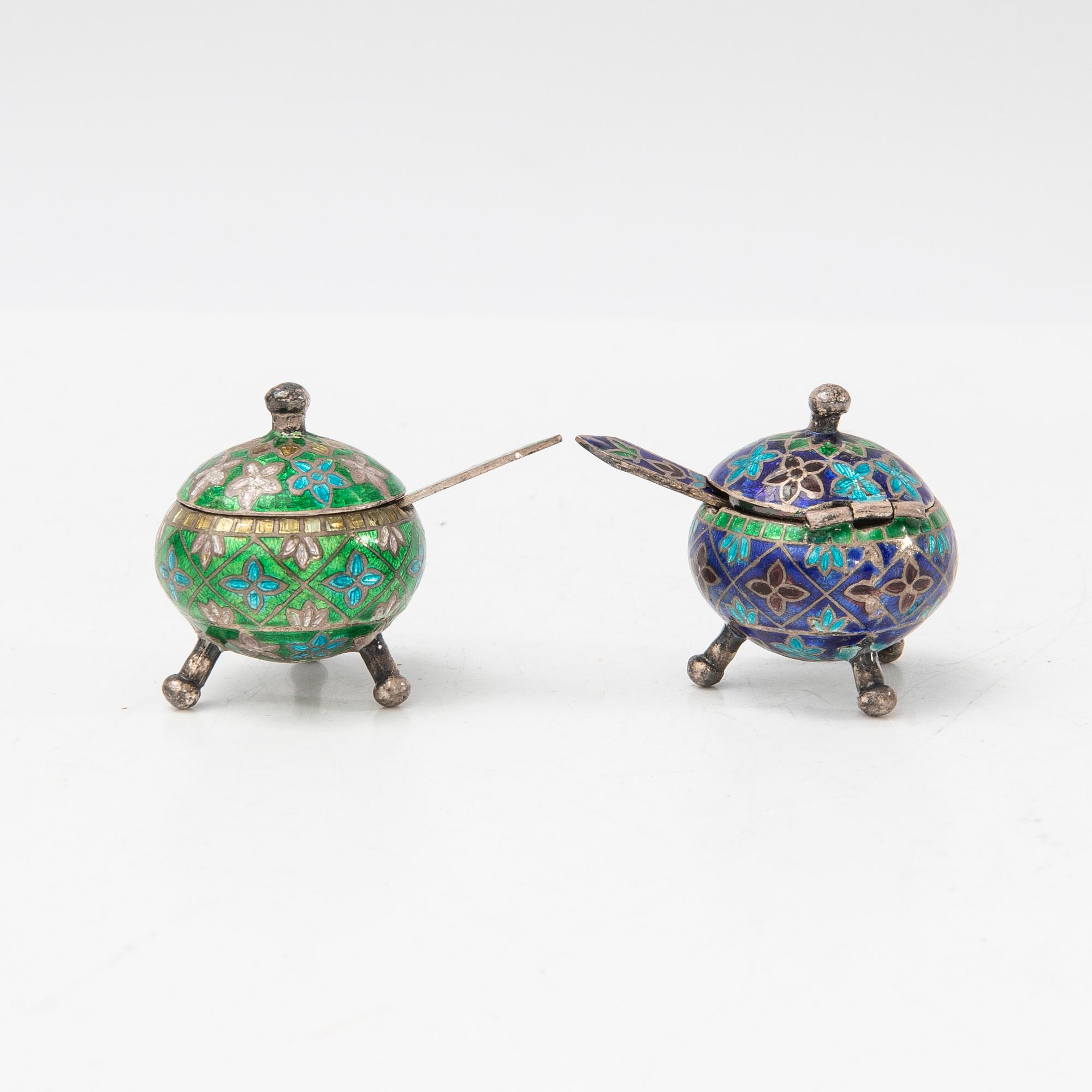 Salt cellars with spoons, China, 20th century.
