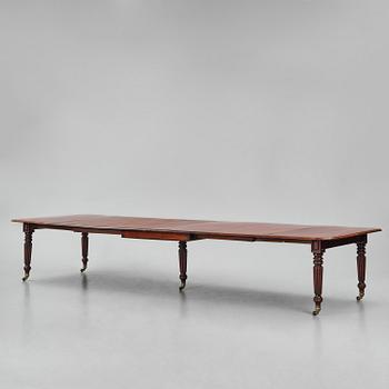 A Regency mahogany dining table, first part 19th century.
