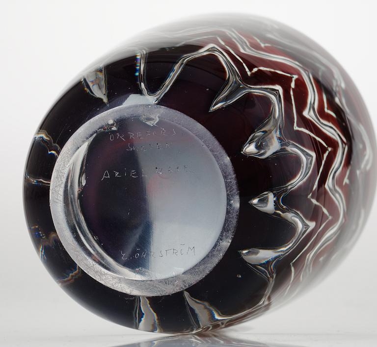 An Edvin Öhrström 'ariel' glass vase, Orrefors 1951.