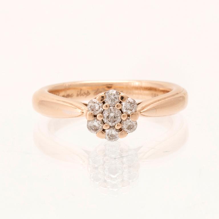 A 14K gold ring "Venice" set with round brilliant cut diamonds, Glamira.