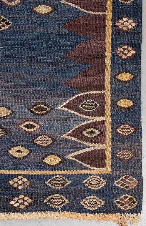 Barbro Nilsson, matta, "Snäckorna", gobelängteknik, ca 300 x 202,5 cm, signerad AB MMF BN.