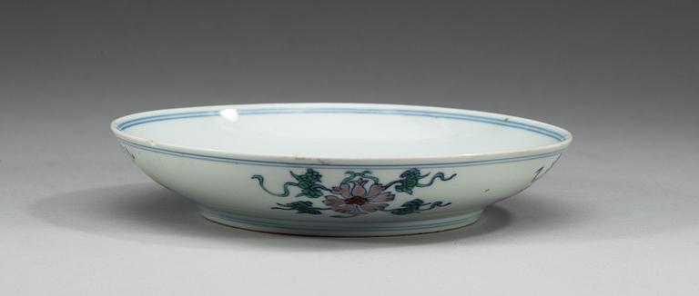 A wucai dish, Qing dynasty with Chenghuas six character mark.
