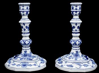 LJUSSTAKAR, ett par, porslin, Meissen, 1800-talets andra hälft.
