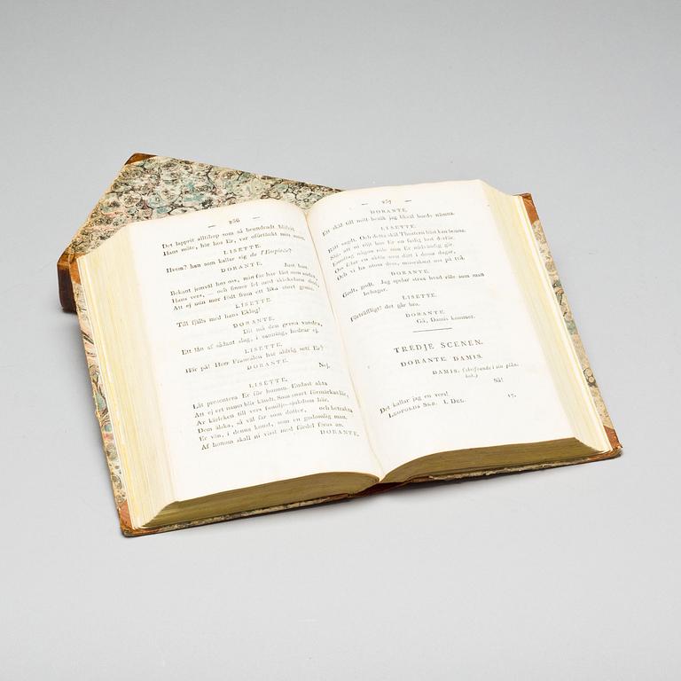 BÖCKER, 2 vol. Carl Gustav af Leopolds Samlade skrifter. Stockholm 1814 samt 1815.