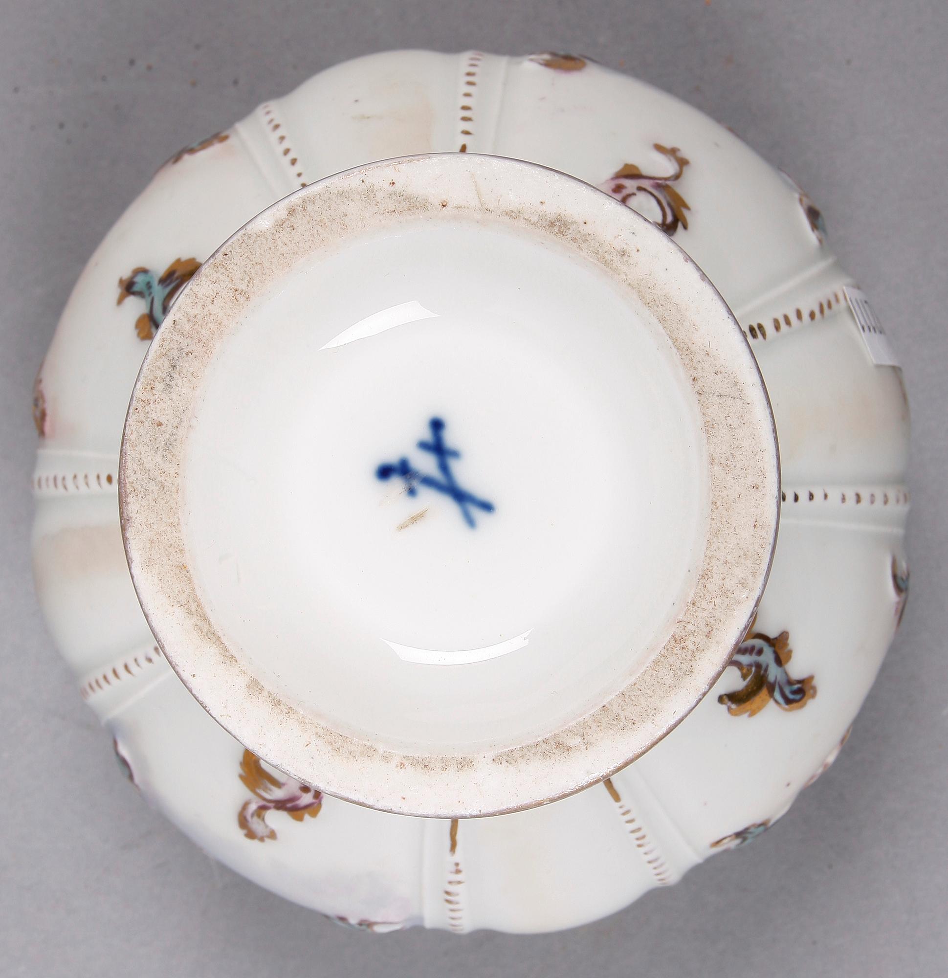 SKÅL MED LOCK, porslin, nyrokoko, Meissen, sent 1800-tal.