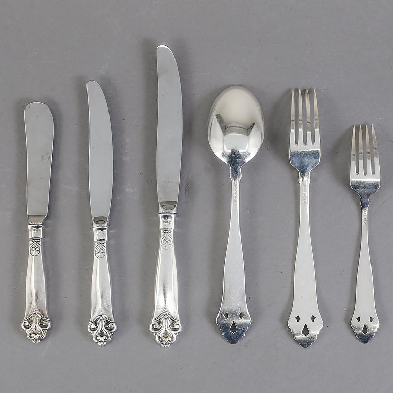 BESTICKSERVIS, 40 delar, silver, 1900-tal. Svenska importstämplar. Totalvikt 2485 gr.