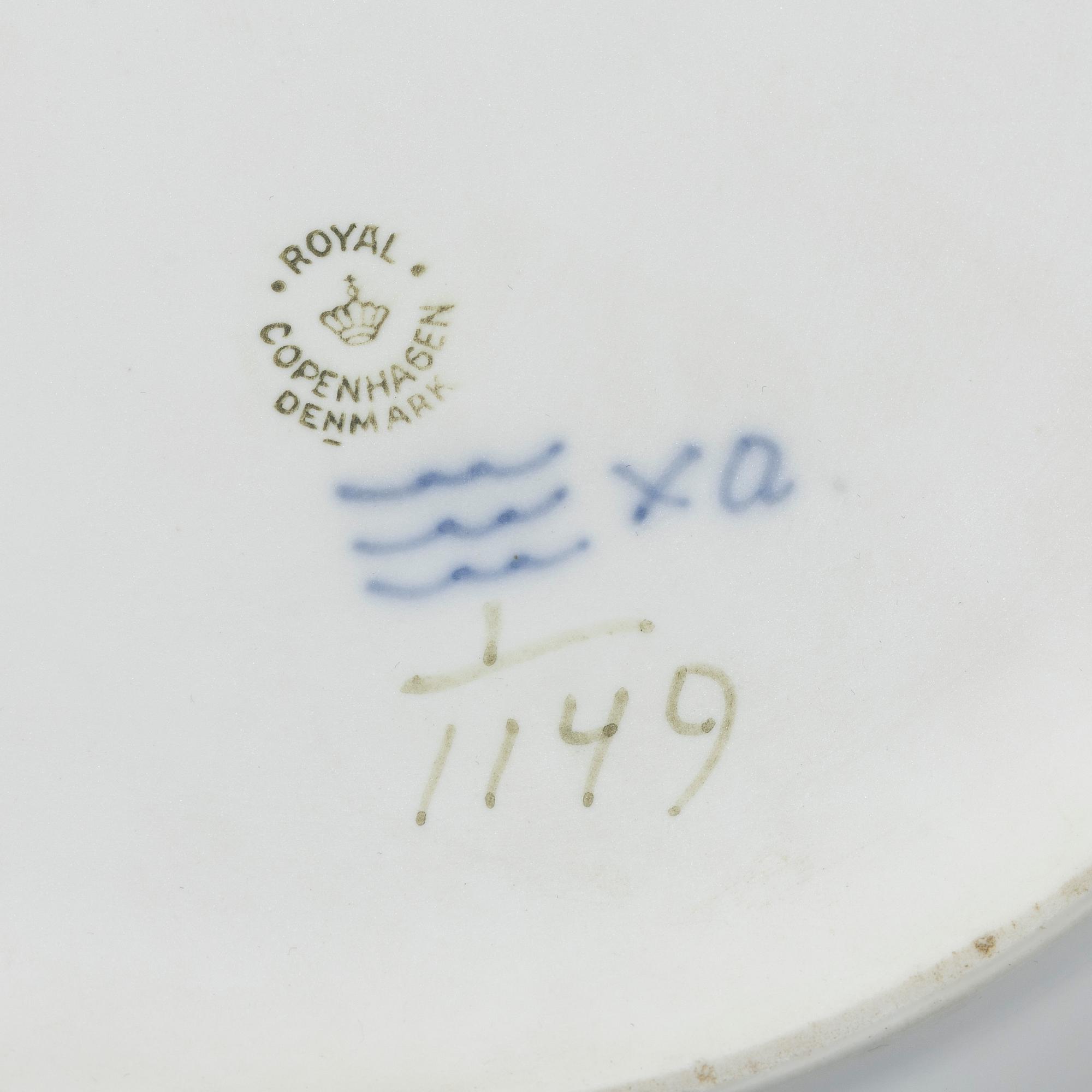 Royal Copenhagen, matservis, 44 delar, porslin, "Musselmalet", helblond , Danmark.