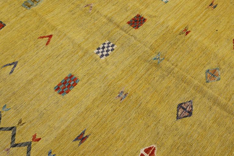 A Kelim carpet, 247 x 177 cm.