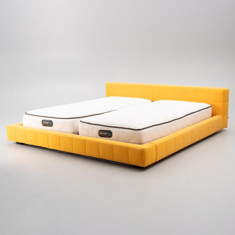 Giuseppe Viganò, a 'Squaring' bed, Bonaldo, Italy.