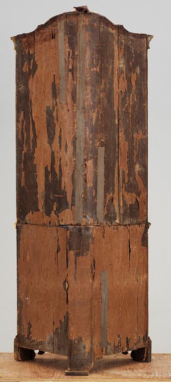 HÖRNSKÅP, rokokostil, möjligen England, 1800-tal.