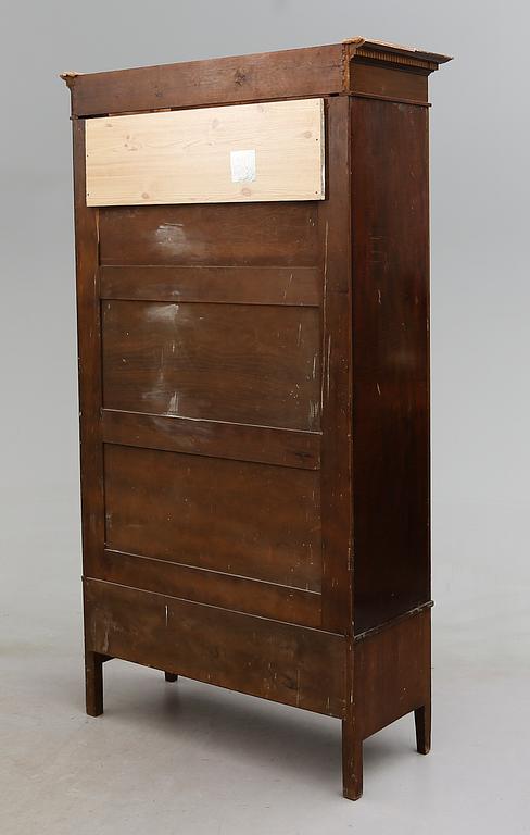 KLÄDSKÅP, England, 1900-talets första hälft.