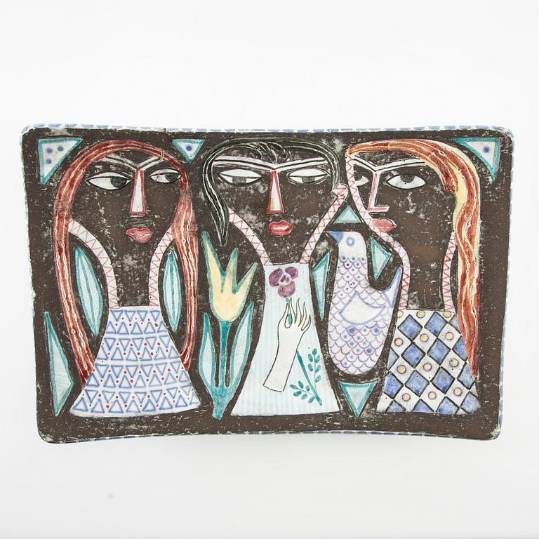 Mari Simmulson, dish Uppsala Ekeby signed and numbered 4126.