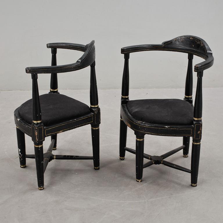 PUDERSTOLAR, ett par, 1800-tal.