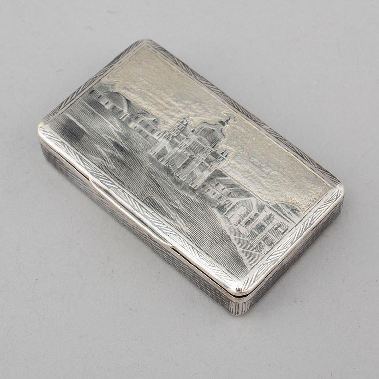 A Russian 19th century parcel-gilt silver and niello snuff box, mark possibly of Fyedor Maksomov, Moscow.