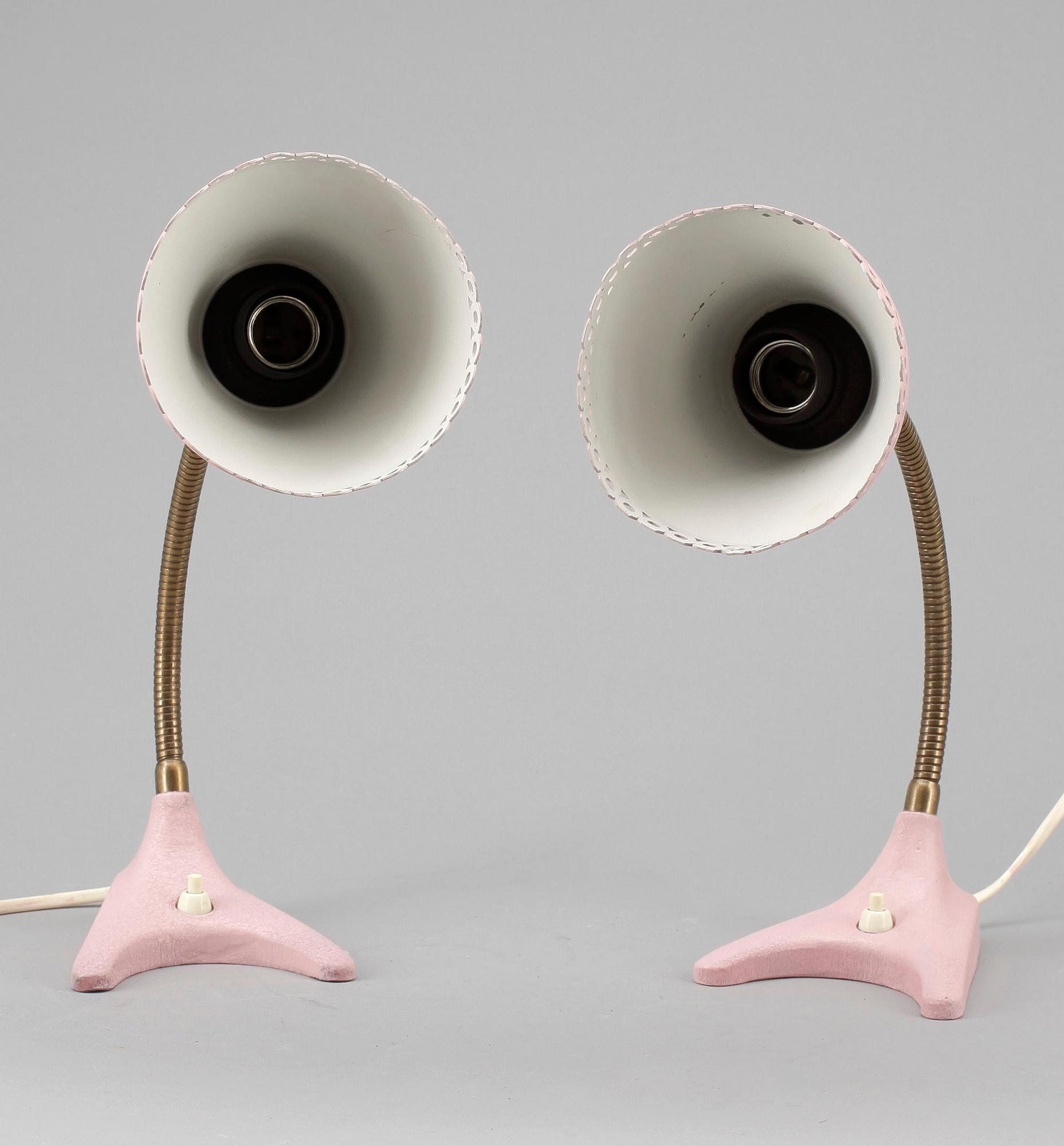 BORDSLAMPOR, ett par, metall, EWÅ, Värnamo, 1900-talets mitt.