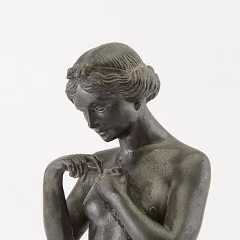 Dekorativ skulptur naken kvinna 1900-talets början.