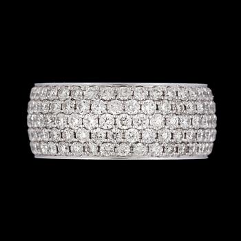 A brilliant cut diamond ring, tot. 4.16 cts.