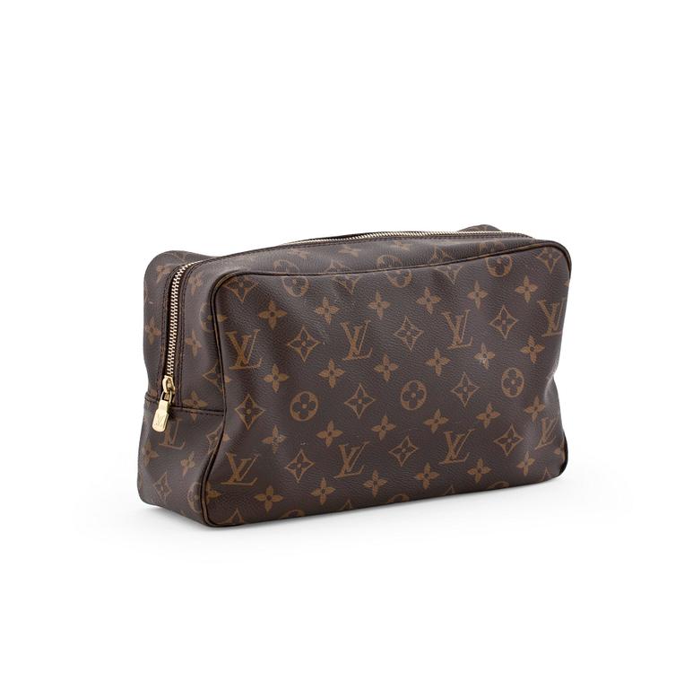 LOUIS VUITTON, a monogram canvas toiletry case.