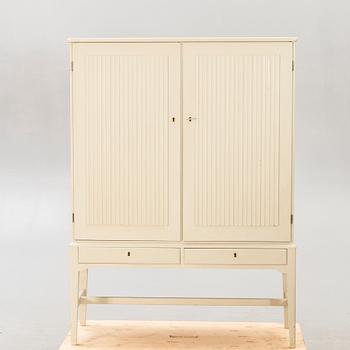 Skåp Svensk Fur 1900-talets mitt.