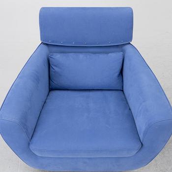 Armchairs, a pair, Ligne Roset, France.