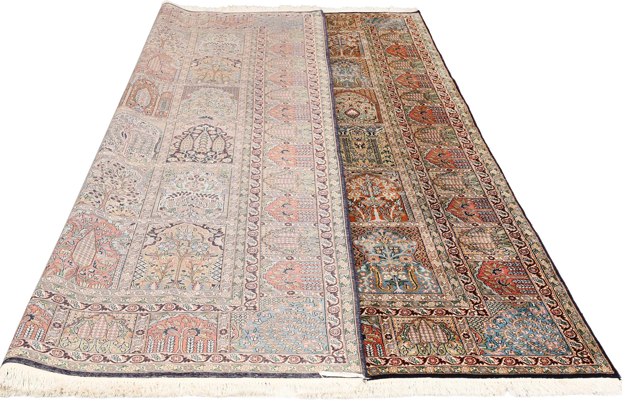 Matta, silke Kashmir, ca 316 x 213 cm.