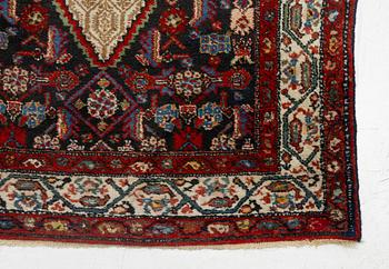 A runner carpetorient, 480 x 103 cm.