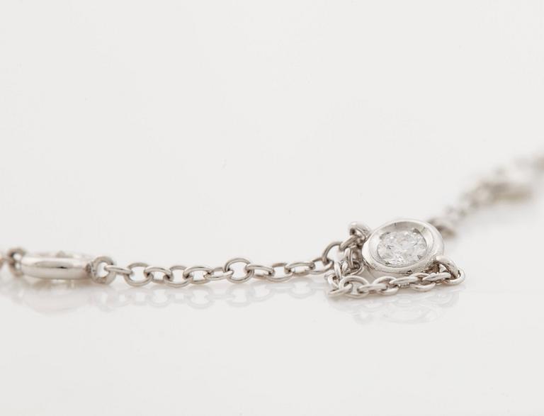 A brilliant cut diamond necklace.