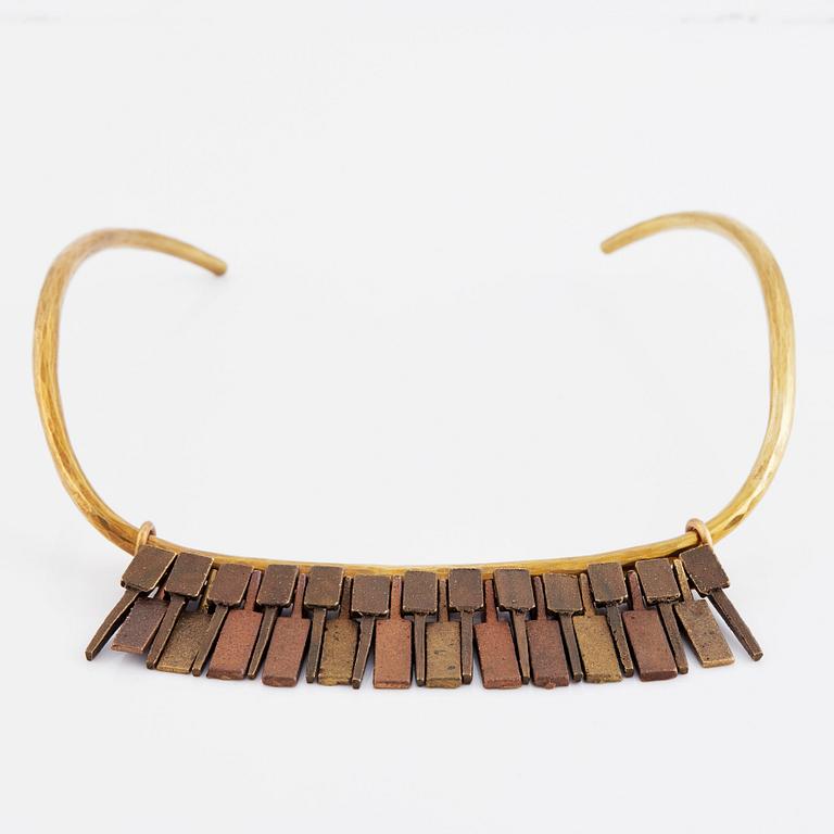 Inga-Britt "Ibe" Dahlquist, a bronze necklace, Visby.