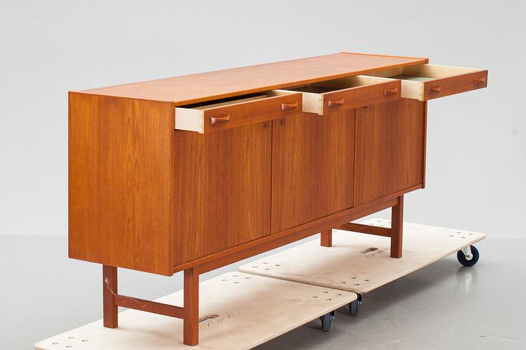 SIDEBOARD, teak. 1950-tal.