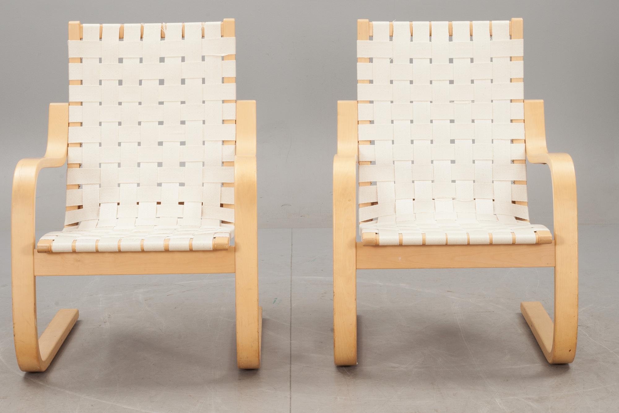 FÅTÖLJER, ett par. "406", Alvar Aalto.