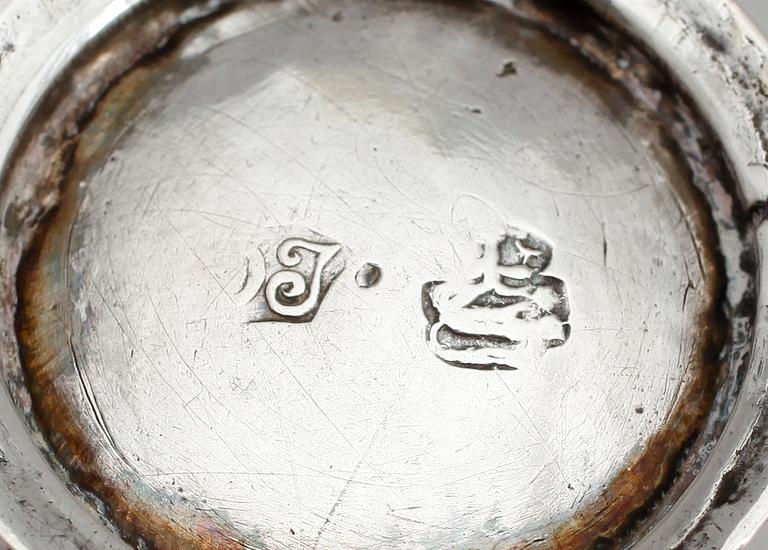 BÄGARE, 1 par, silver, Lars Castman, Vimmerby 1739-1784. Vikt ca 56 gram.