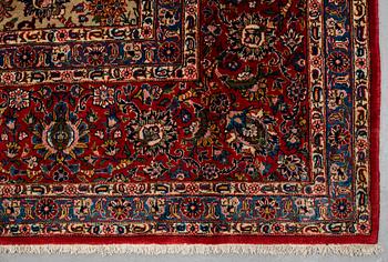 A carpet, semi-antique Kashan, ca 422 x 321 cm.