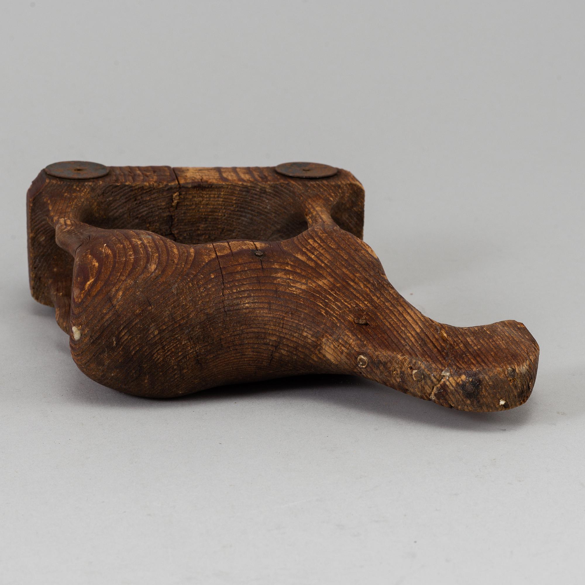 A wooden toy horse, marked Berglinds Leksaksfabr, Nyköping, early 20th century.