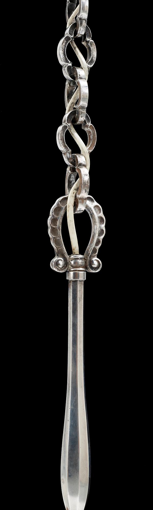 LJUSKRONA, metall, 1900-tal. Höjd ca 108 cm.