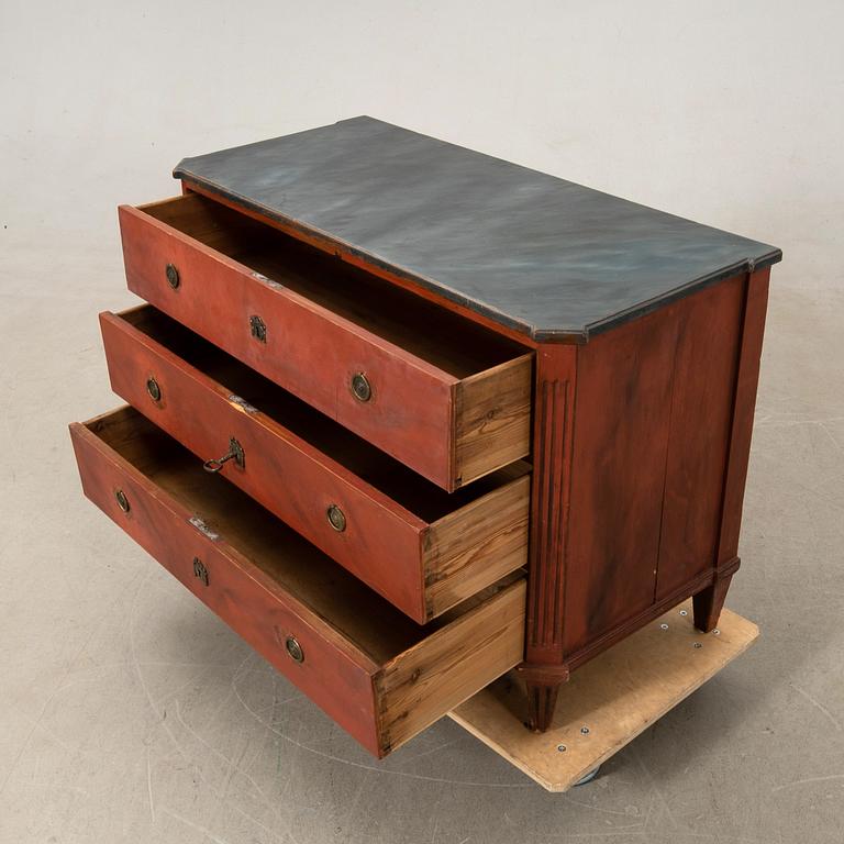 Bureau in the Gustavian style, 19th century.