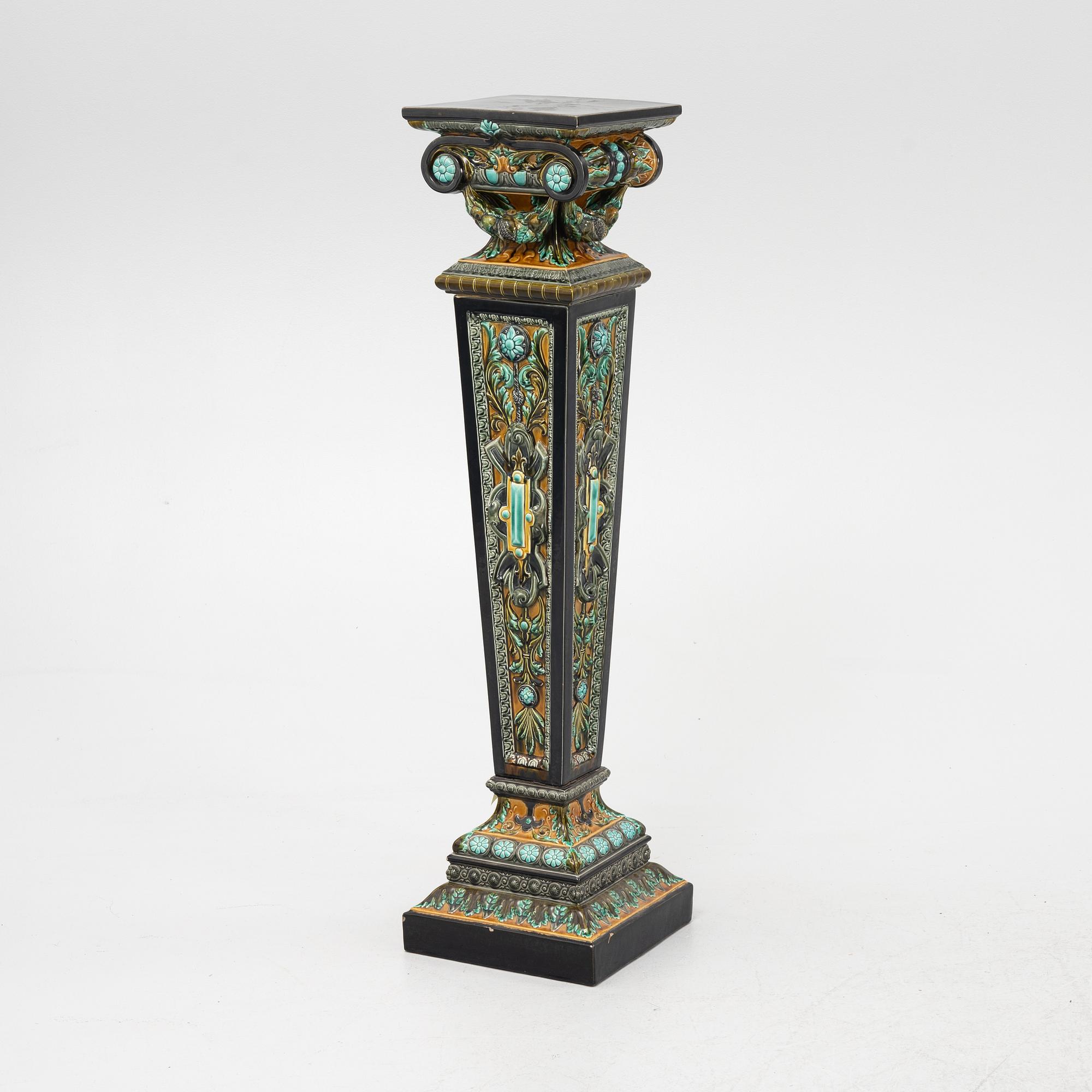 A ceramic pedestal, Rörstrand, circa 1900.