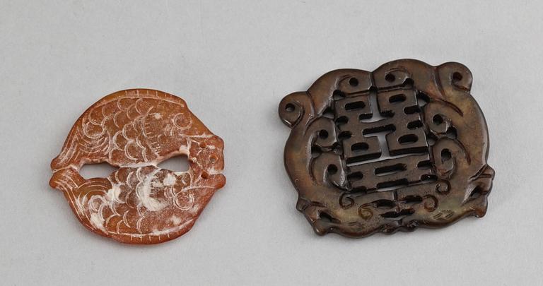 SPÄNNEN och ORNAMENT, 5st, sten. Asien, 1900-tal.