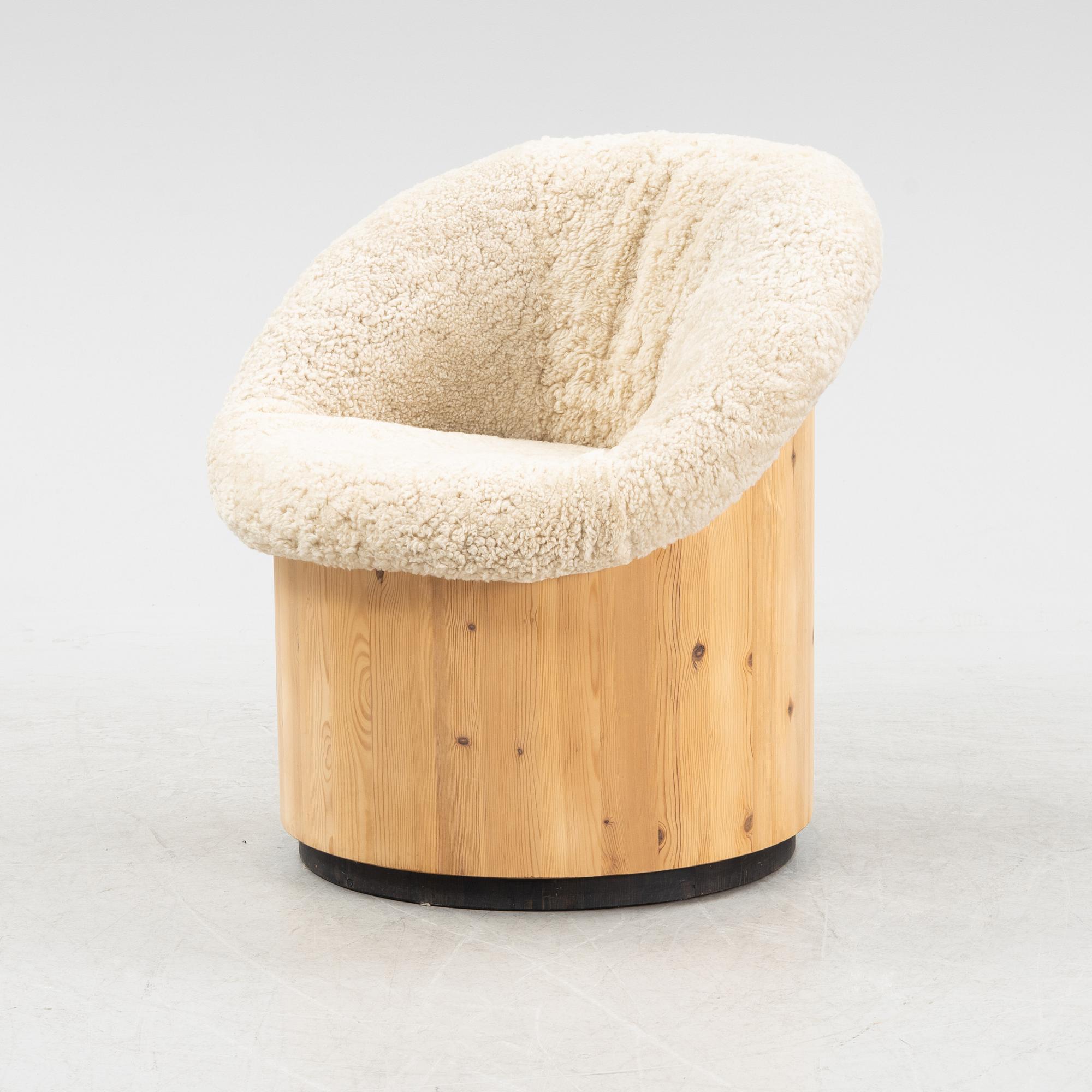 Peter Opsvik, a lounge chair from the 'Cylindra' series.