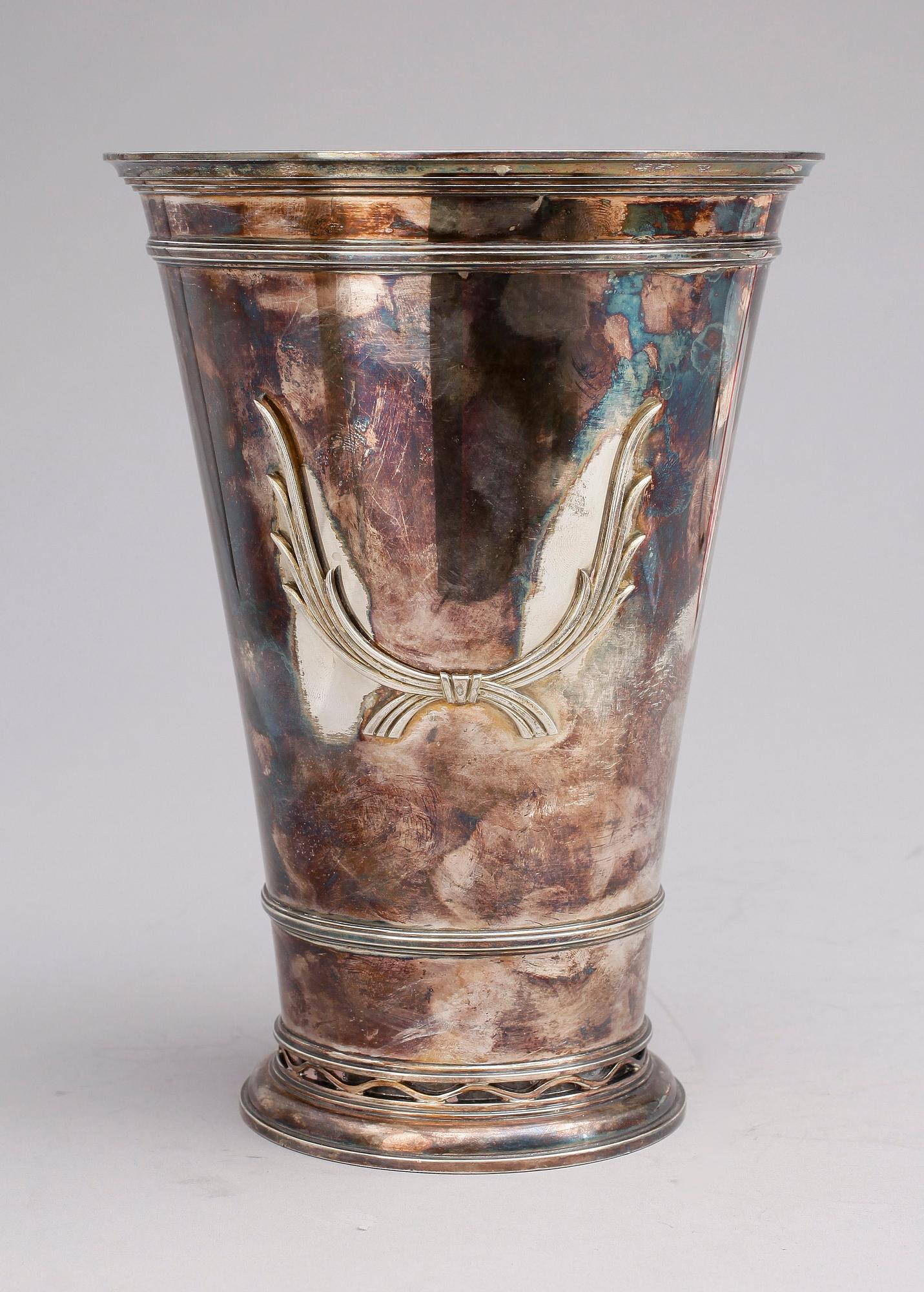 BÄGARE, silver, K Anderson, Stockholm, 1952. Vikt ca 844 g.