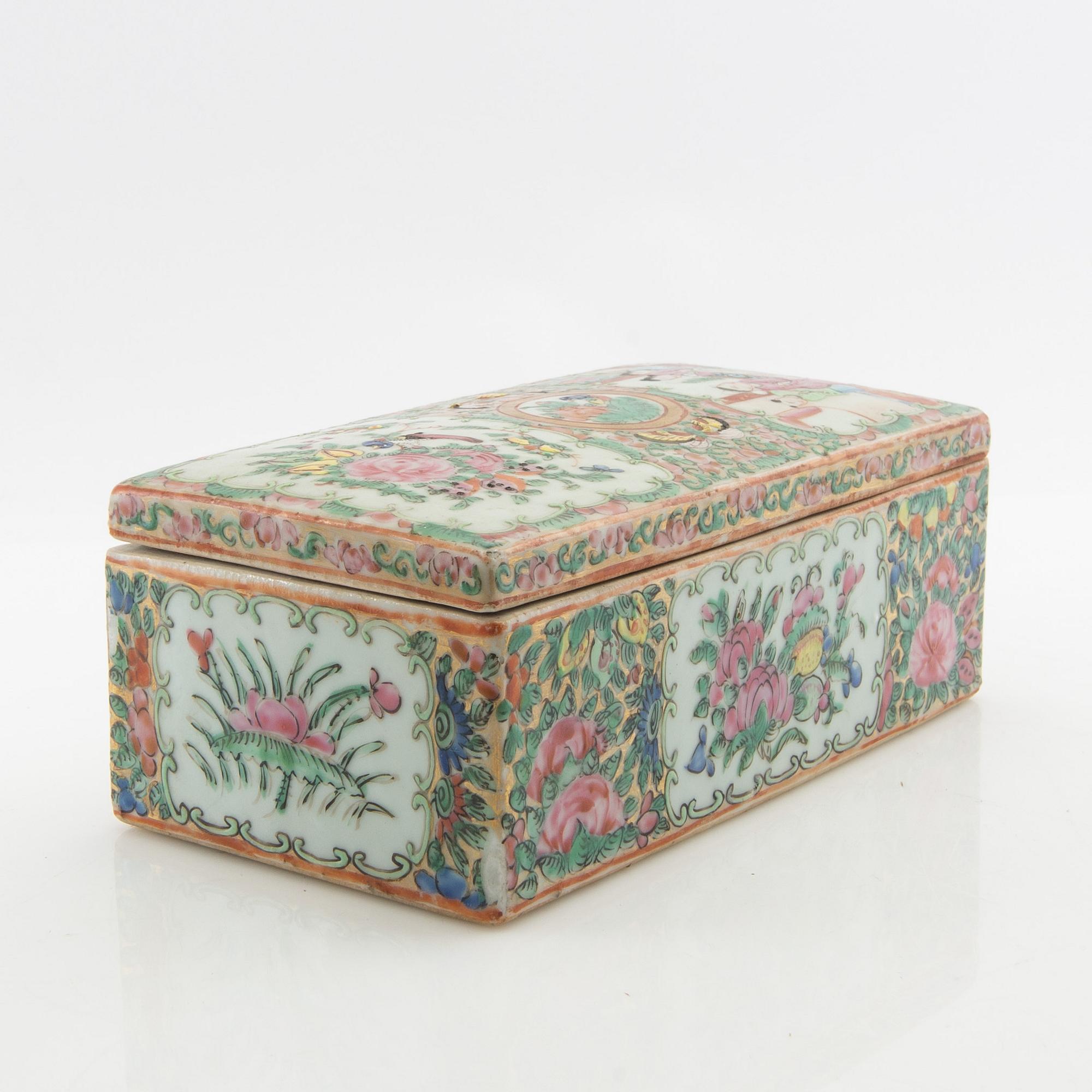 Vase and cover jar, Canton, China 20th century.