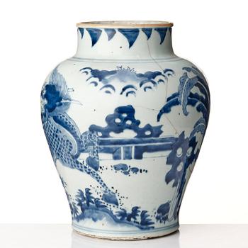 A blue and white transitional vase, 17th Century.