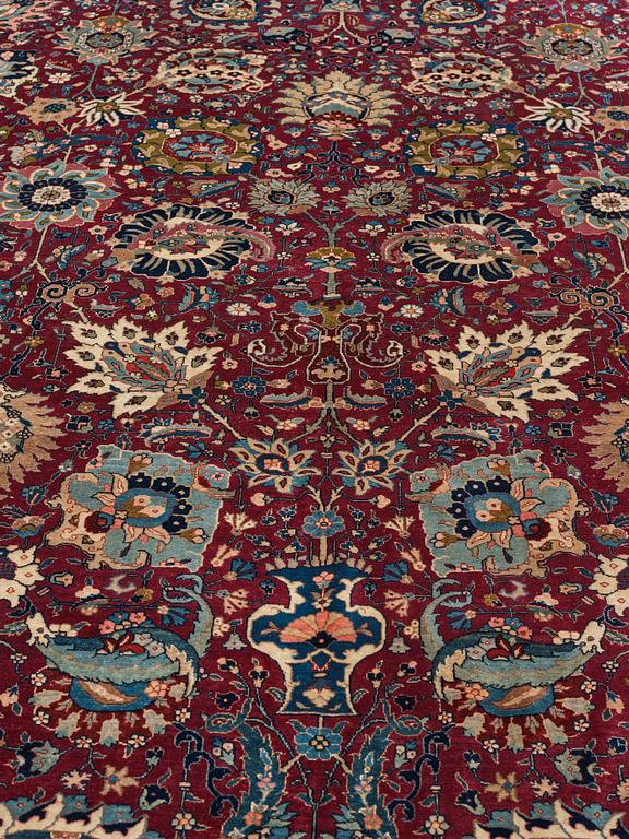 Matto, semi-antique Tabriz, ca 413,5 x 328,5 cm.